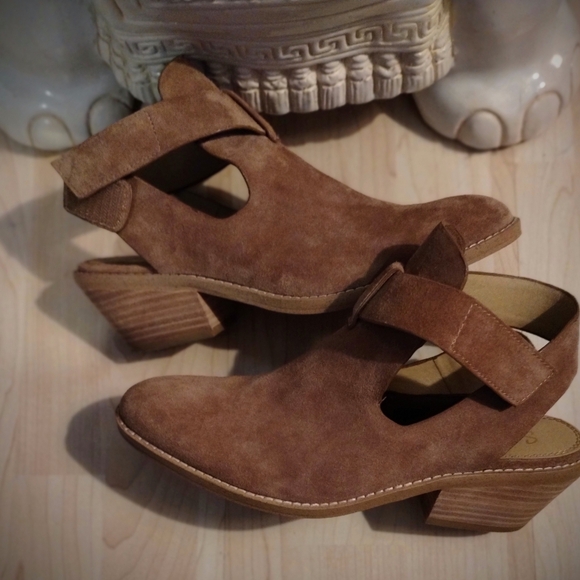 Splendid Suede Ankle Wrap Almond Toe Hook Loop Booties - Picture 5 of 8